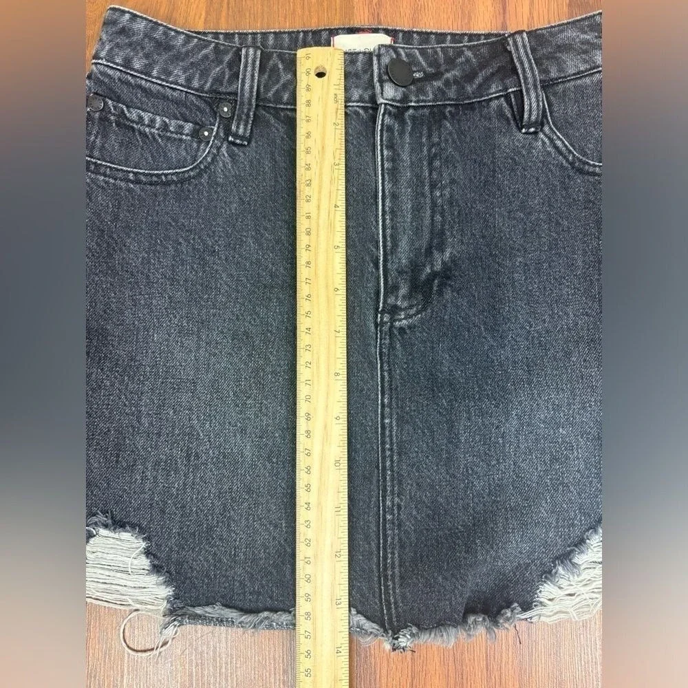 ALICE + OLIVIA Denim Short Skirt Mini Black Distressed Women High Rise Jean 26 2